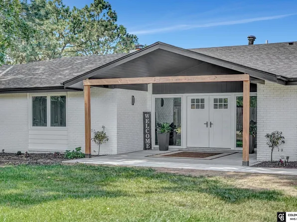 2505 S 70th St, Lincoln, NE 68506