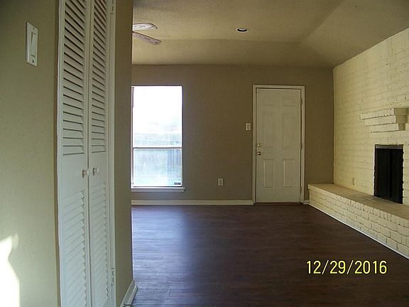 2nd image of 3230 Hunters Glen Dr