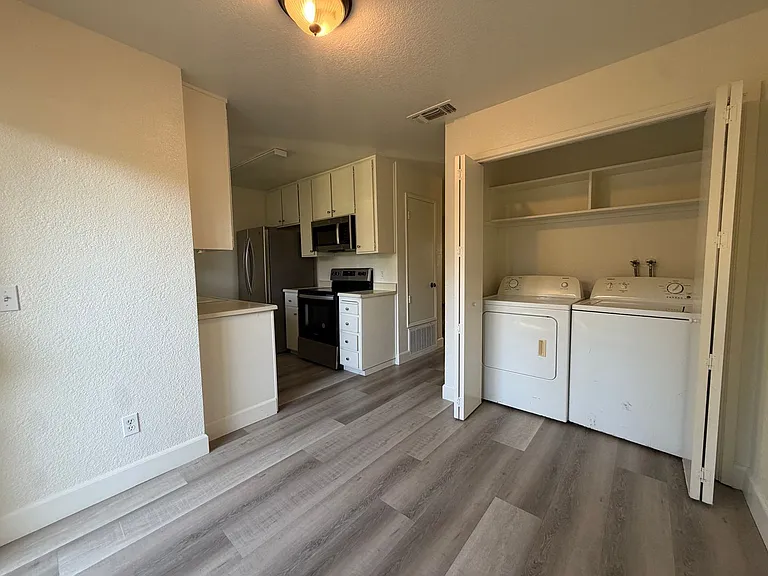 9151 Newhall Dr #116 — Photo 10