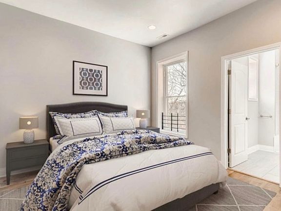 3rd image of 4514 S Calumet Ave #3S-R
