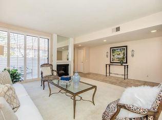 22315 Erwin St, Los Angeles, CA 91367