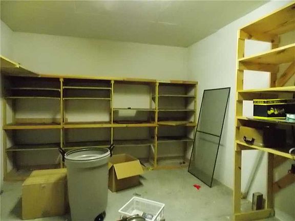 4th image of 1 Pembroke Cir
