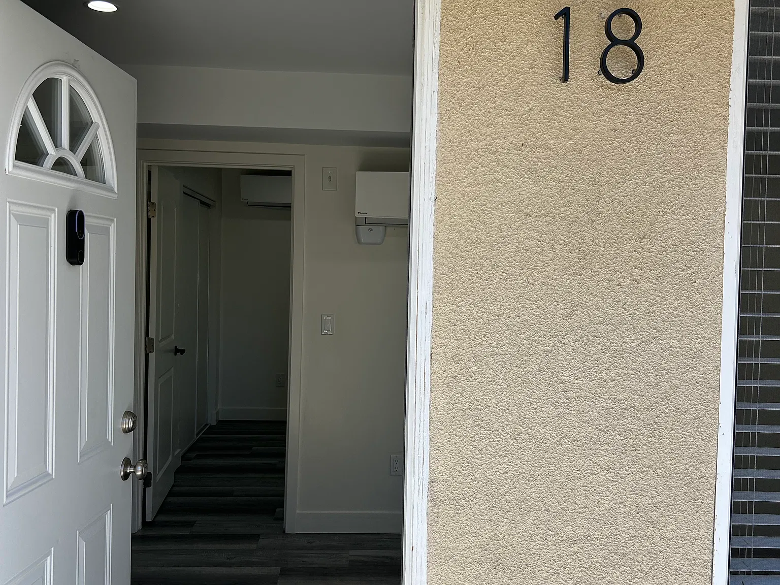 1 bed, 400 sqft, $2,000 — Photo 3