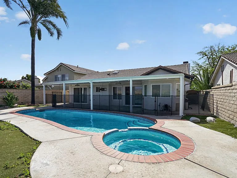28131 Florence Ln — Photo 30