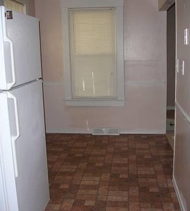 4th image of 117 N Huttig Ave