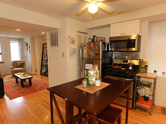 5th image of 2108 N Oakley Ave #3