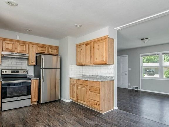5th image of 11427 Richmond Ave