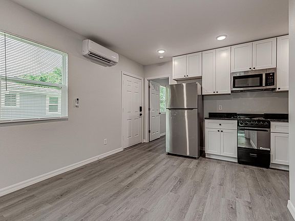 5th image of 2224 E Peachtree St