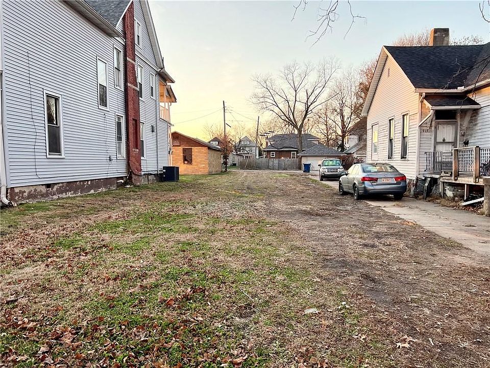 2nd image of 919 S 6th St