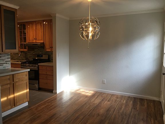 5th image of 143 Westgate Cir
