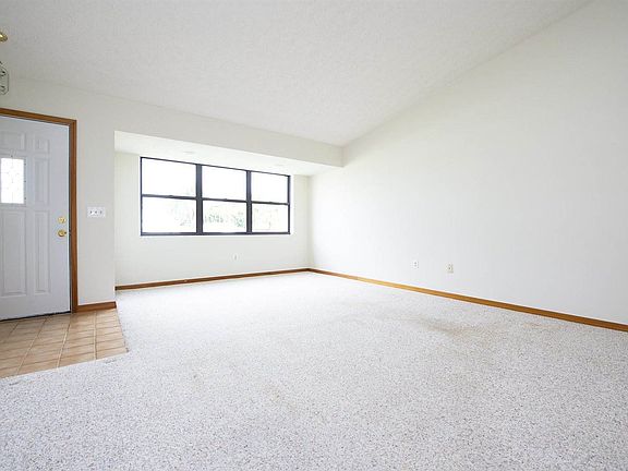 3rd image of 1614 SW Merchant Ln