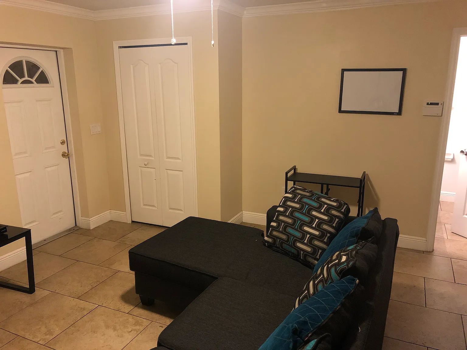 Studio, 700 sqft, $950 — Photo 4