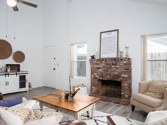 3rd image of 1220 E Saint Johns Parkway