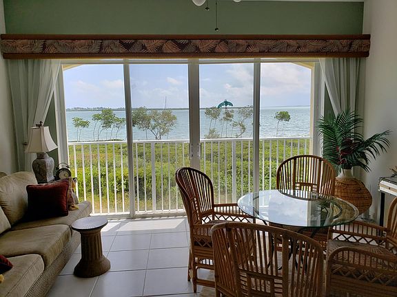 4th image of 22 Harbour Isle Drive W #205
