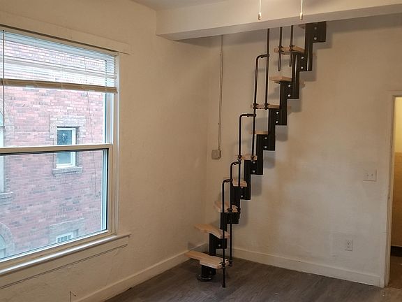 3rd image of 1263 N Clarkson St APT 7