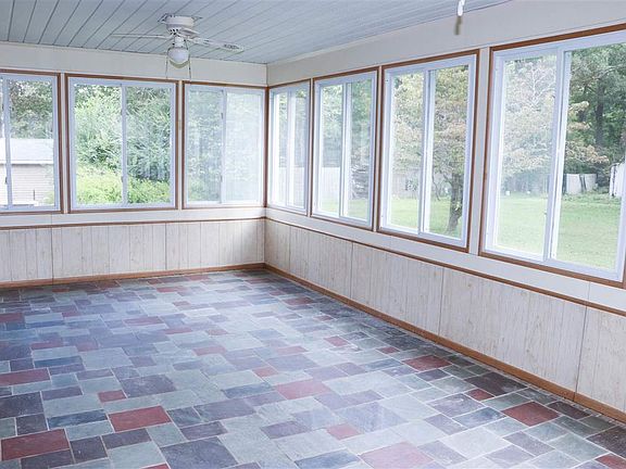 5th image of 808 Virginia Ave