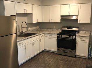 1411 Bridge Ave APT 4, Davenport, IA 52803