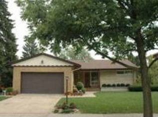 1421 Scotdale Rd, La Grange Park, IL 60526
