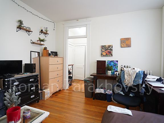 2nd image of 14 Orkney Rd APT 42