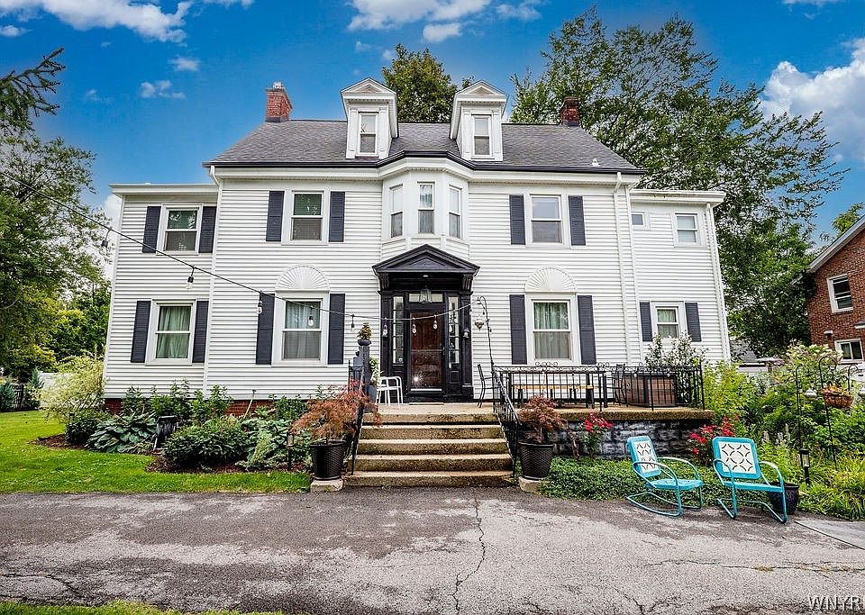 1st image of 9 High Park Blvd
