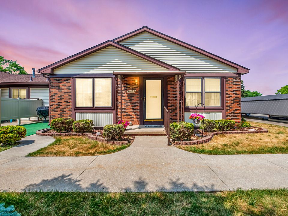 1st image of 40130 Newport Dr