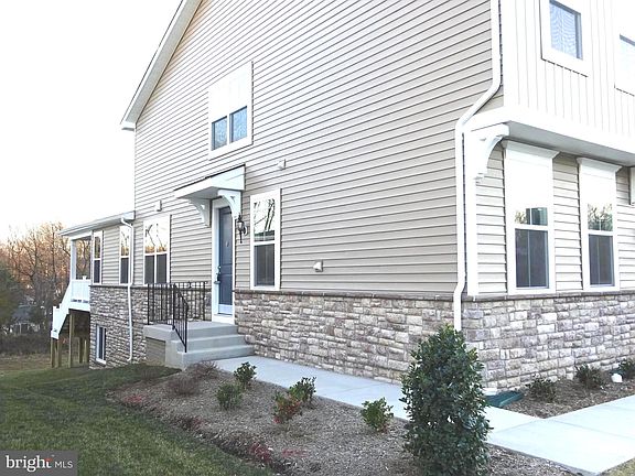 5th image of 3691 Traford Ln