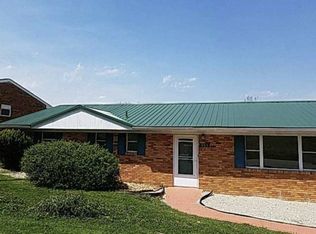 905 Belleview Dr, Russell, KY 41169
