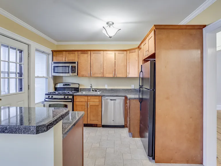 The Clarendon Apartments of West Hartford! — Photo 10