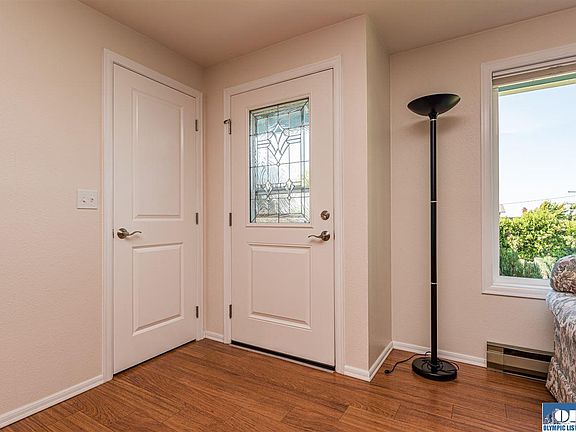 5th image of 3006 S Peabody St