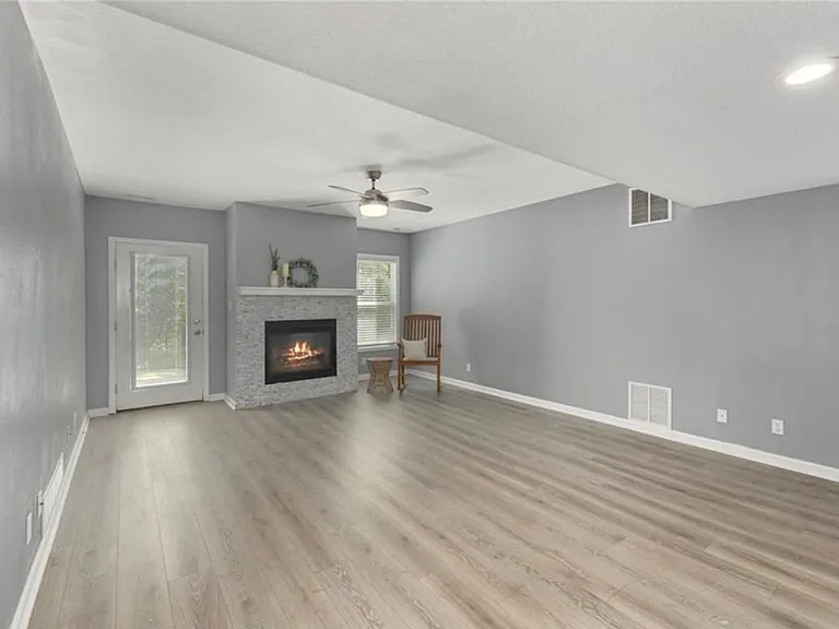 571 Hithergreen Dr — Photo 19