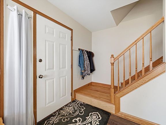3rd image of 689 Fieldcrest Dr Unit B