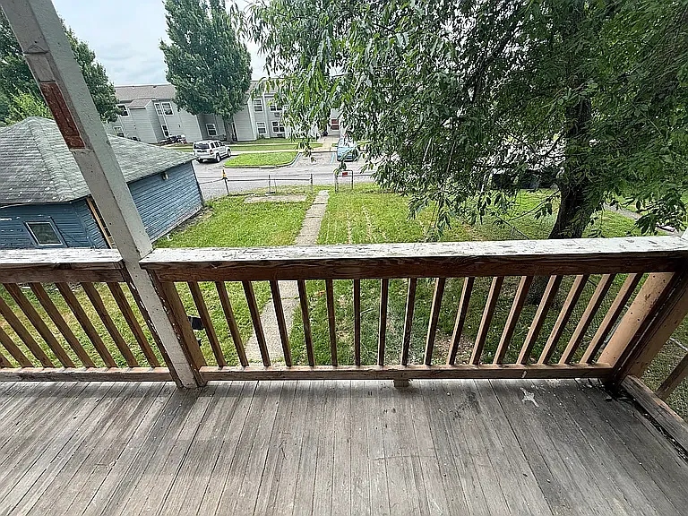 2 bed, $1,025 — Photo 4