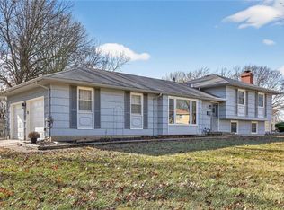 301 Hargis Ln, Belton, MO 64012
