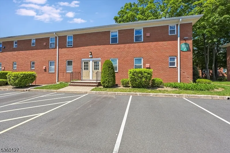 46 Knox Ter, Unit 2A, Wayne, NJ 07470 — Photo 1