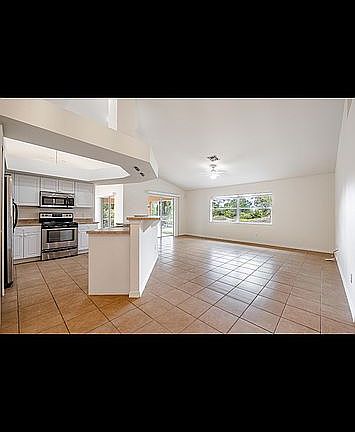 4th image of 6029 Tabor Ave