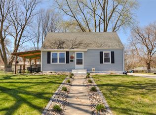 2420 26th St, Des Moines, IA 50310