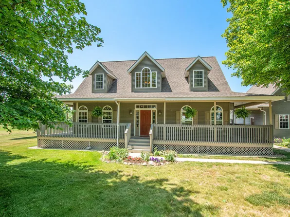 672 66th St, South Haven, MI 49090