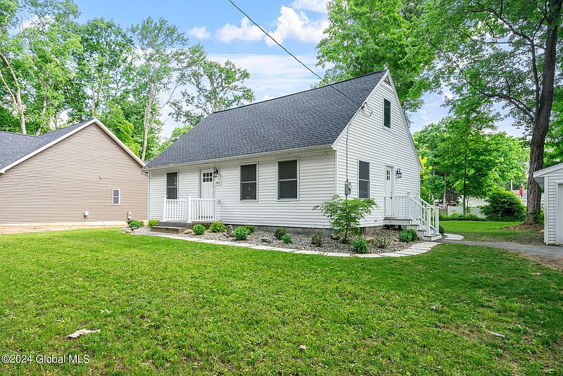 4th image of 757 Carlton Road