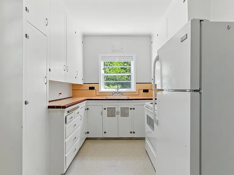 1231 NW 20th Ave — Photo 6