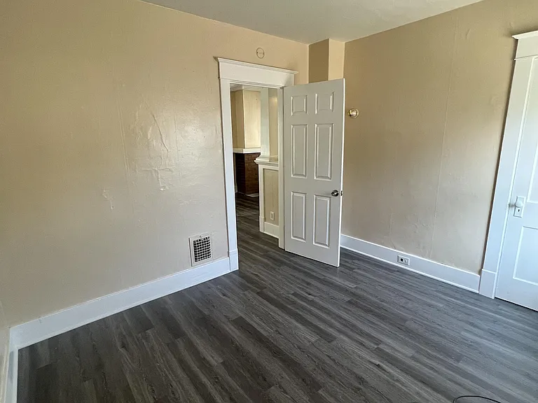 310 Chelsea Pl — Photo 9
