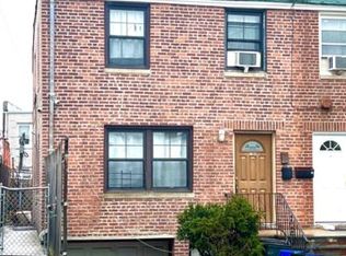 61-44 150th St #1F, Flushing, NY 11367