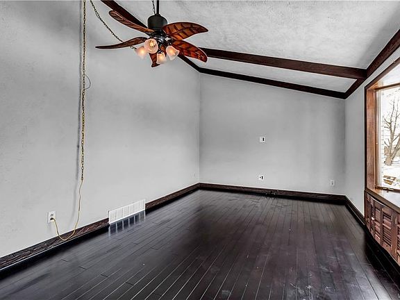 3rd image of 184 Dartwood Dr