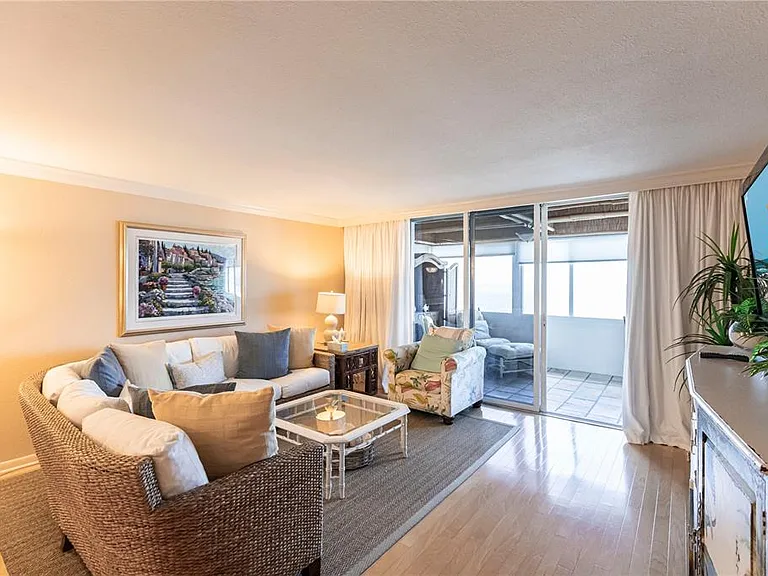 1055 W Peppertree Dr #703AA — Photo 8