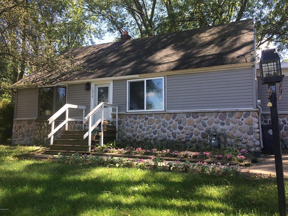 1st image of 1072 Paw Paw Dr