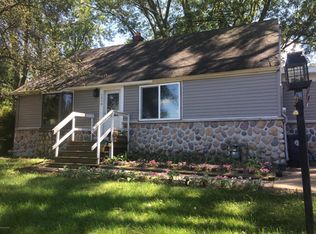 1072 Paw Paw Dr, Holland, MI 49423