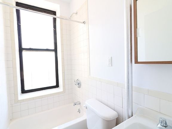 5th image of 534 W 178th St APT 53