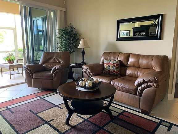 5th image of 5580 Berkshire Dr APT 103