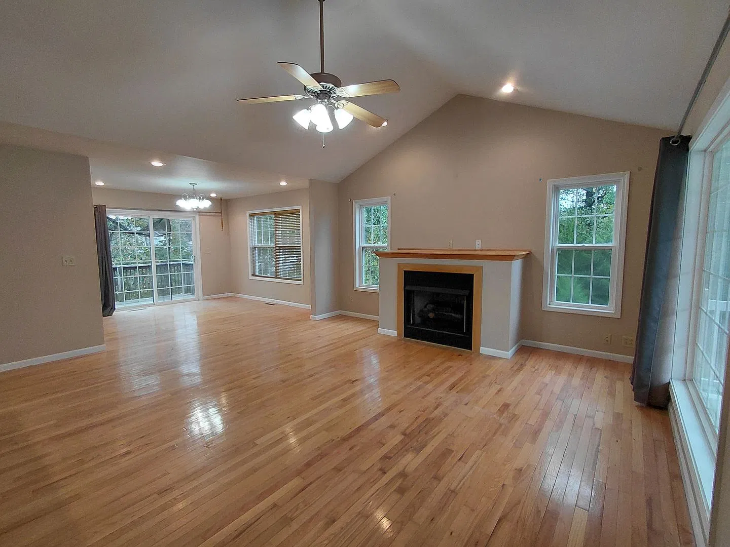 Cozy home close to post — Photo 2