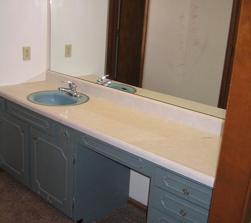 2nd image of 919 Canterbury Dr APT B