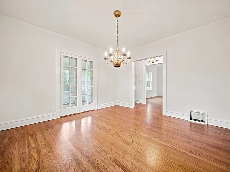 1110 N Wheaton Ave — Photo 7